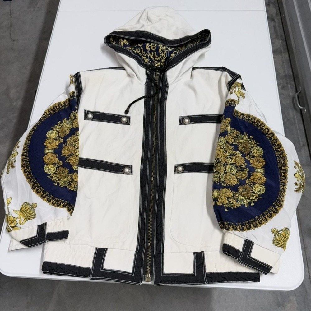 Gallery Vintage Baroque Print Hooded Jacket White Blue Gold Pearl Button XS